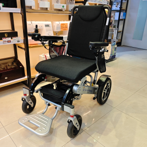 Baichen Medical E8000 摺疊式電動輪椅 - 無刷馬達實心輪版 | 全自動電磁剎車二合一手動/電動輪椅 -  香港一年產品保養