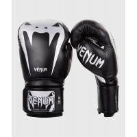 Venum GIANT3.0 納帕皮革成人拳套 - 黑配銀色 8oz | 高級皮革 | 舒適保護 - 訂購產品
