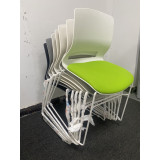 簡易一體椅背坐墊弓形椅 - 鋼筋腳款硬座白色 | 可疊放會議椅 靠背培訓椅辦工椅