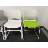 簡易一體椅背坐墊弓形椅 - 四腳款硬座白色 | 可疊放會議椅 靠背培訓椅辦工椅