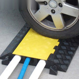 重型3槽線保護帶 線槽保護帶 線槽減速墊 穿線板 14464 - 黃黑條紋900×500×75mm