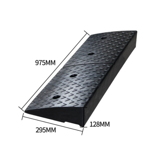 橡膠汽車貨車路沿爬坡墊 - V型13cm高-全黑 | 馬路上坡爬坡墊 | 耐磨抗壓 | 防滑設計 | 975*295*128mm