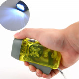 LED 手動充電環保手電筒 (顏色隨機出貨)
