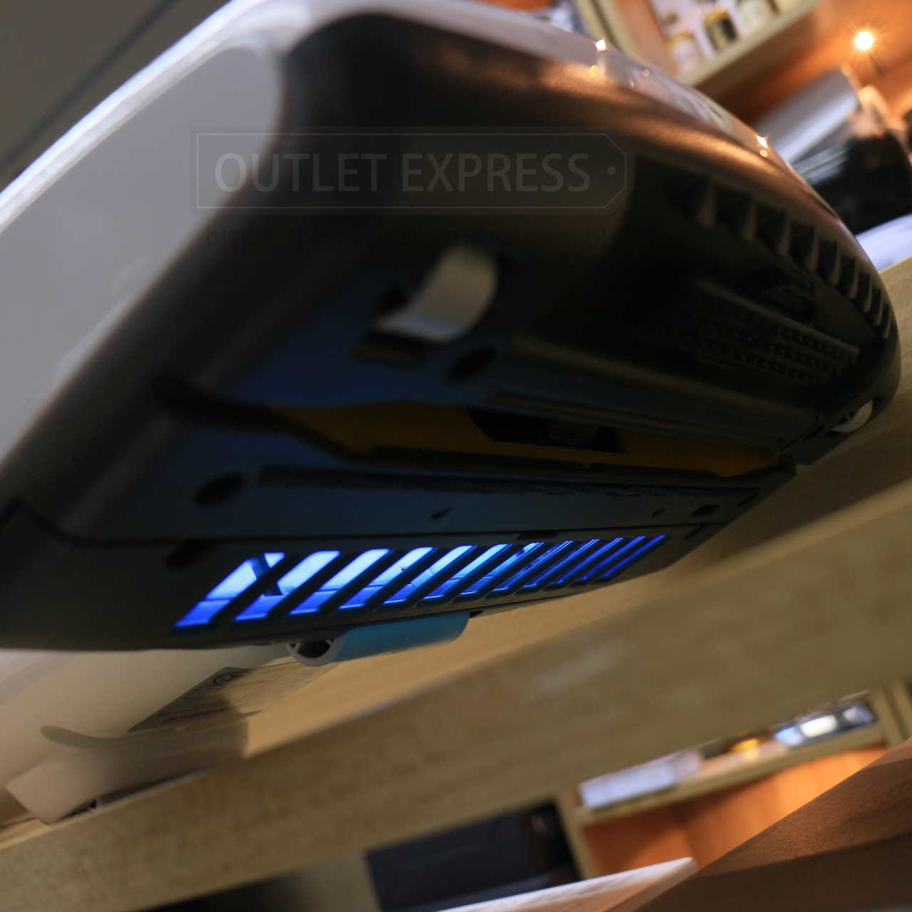 IRIS OHYAMA IC-FDC1 無線除塵蟎吸塵機 UVC燈- Outlet Express HK生活百貨城實拍相片