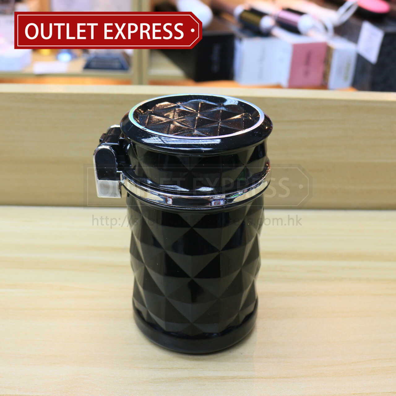 LED燈汽車煙灰缸(黑色)- Outlet Express HK生活百貨城實拍相片