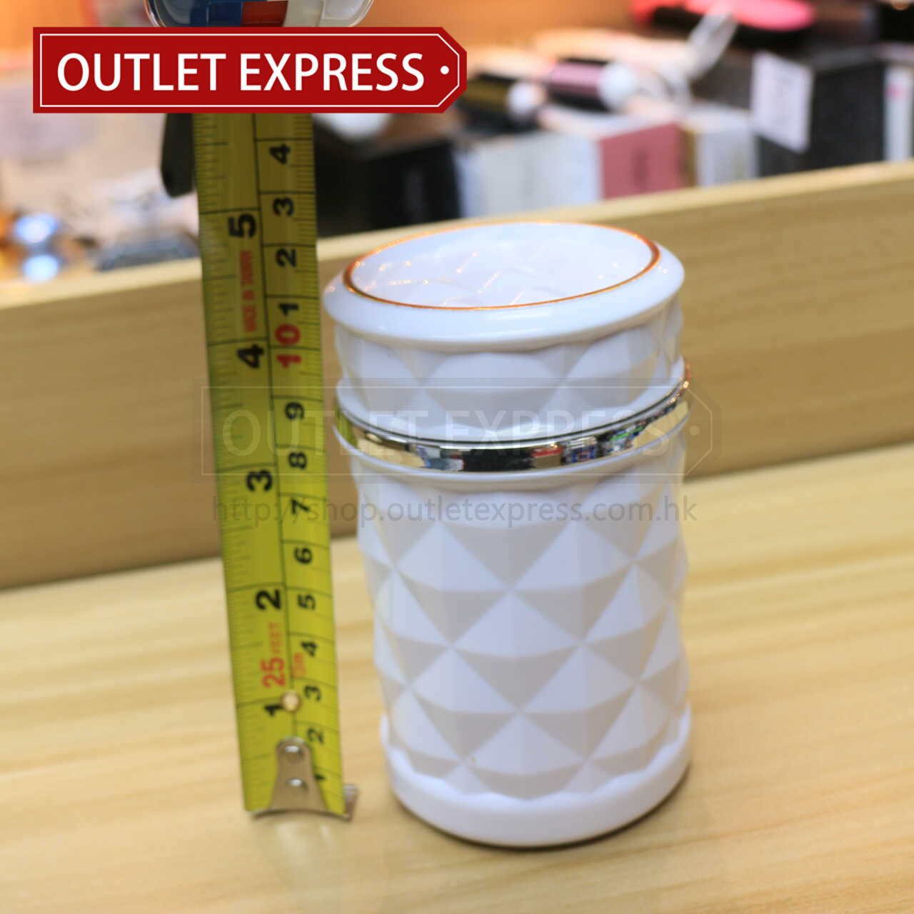 LED燈汽車煙灰缸(白色)的尺寸- Outlet Express HK生活百貨城實拍相片